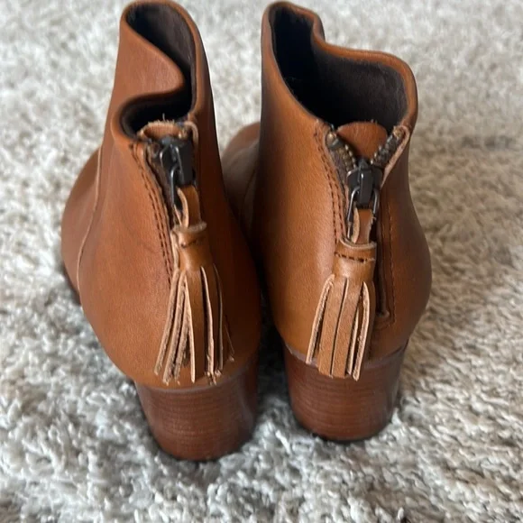 Tom’s Leather Booties - Picture 2 of 5